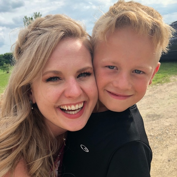 Meet your Posher, Amy - Picture 4 of 4